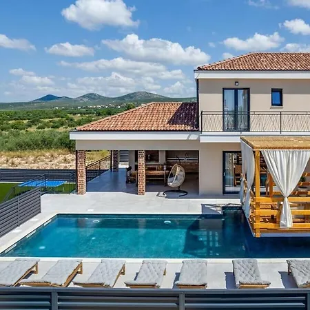 빌라 In With Swimming Pool Vrana (Zadar)