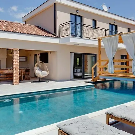 In With Swimming Pool 빌라 Vrana (Zadar)